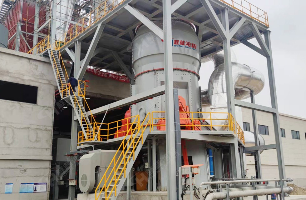 豪氣！福建這家廠一次訂了三臺(tái)鈦精礦磨粉機(jī)